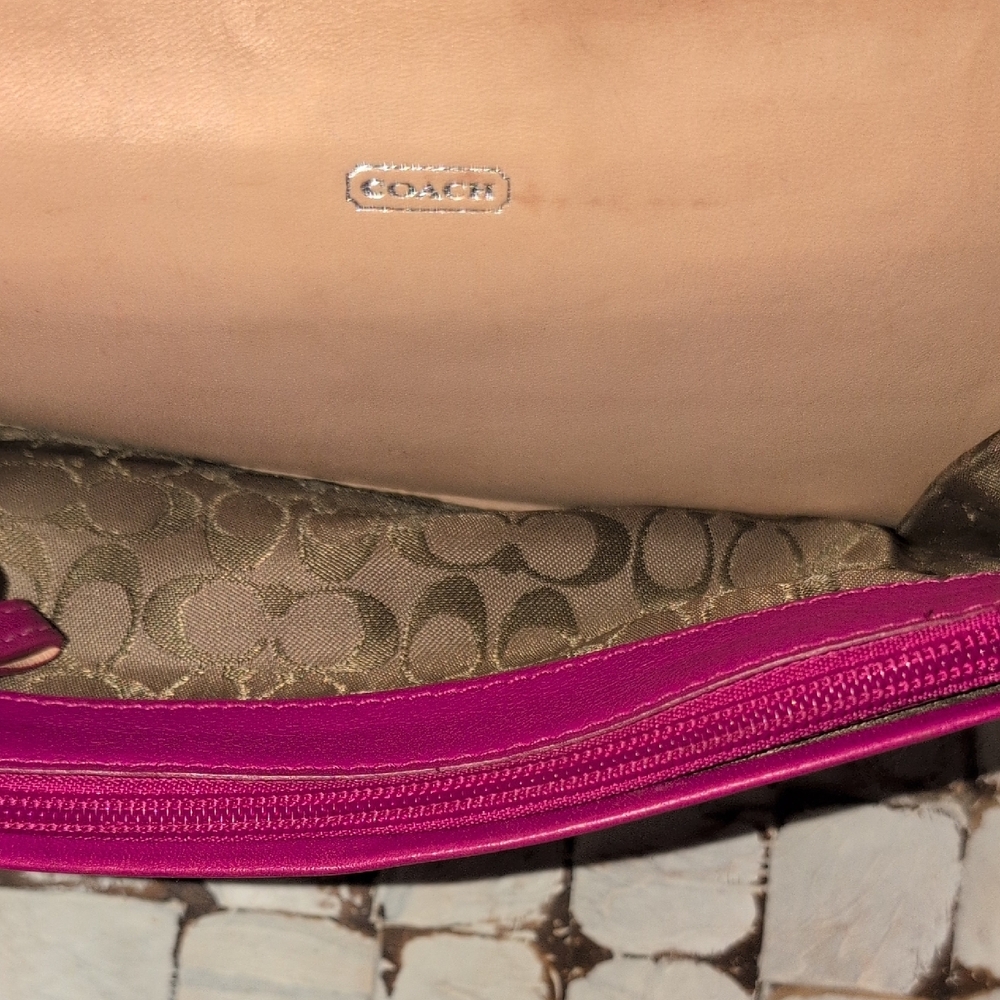 Coach Vintage Soho Buckle Leather Wallet. For lulueen - Picture 4 of 10